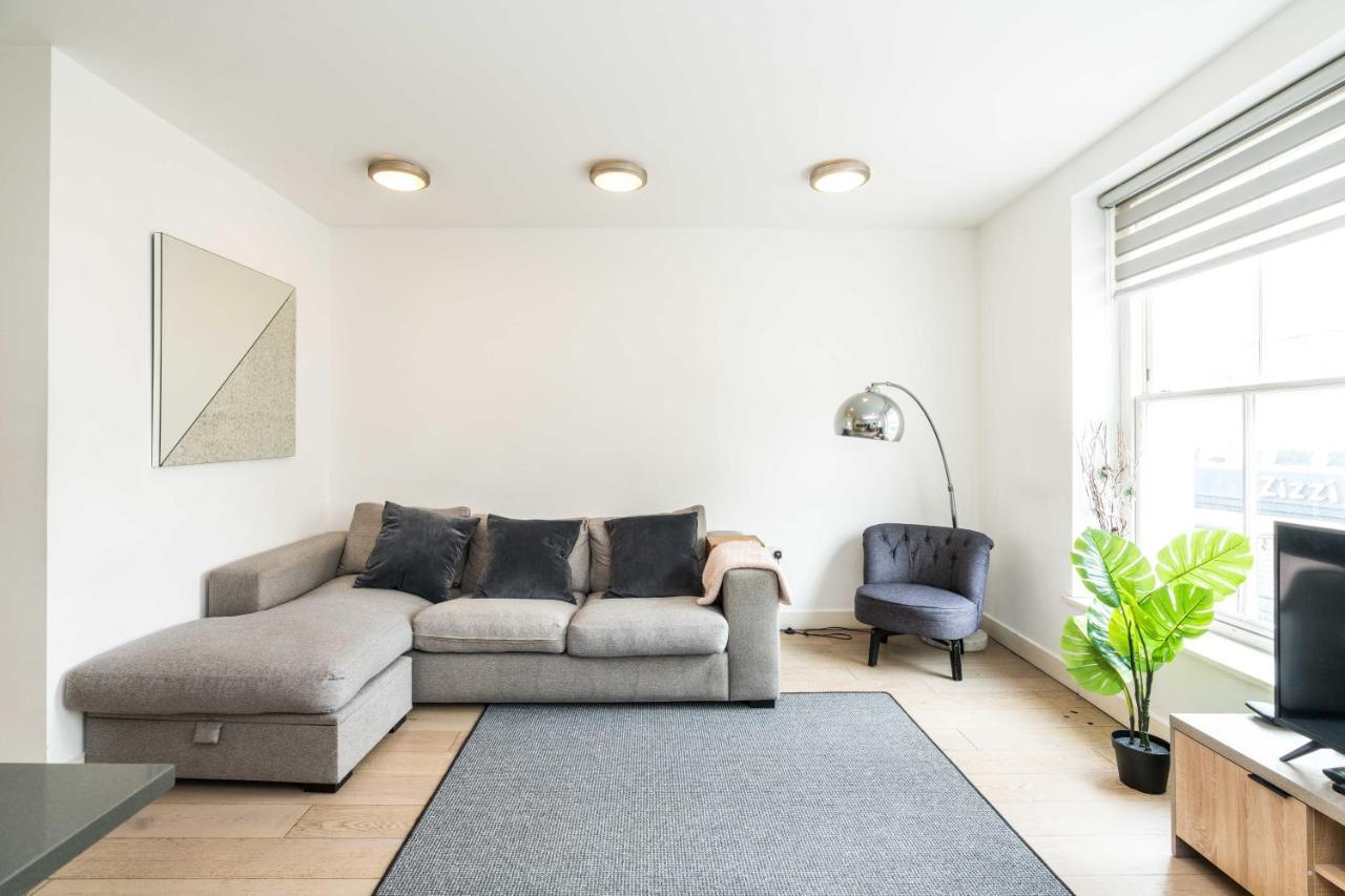 Spacious 2 Bedroom / Earls Court / Kensington London Bagian luar foto