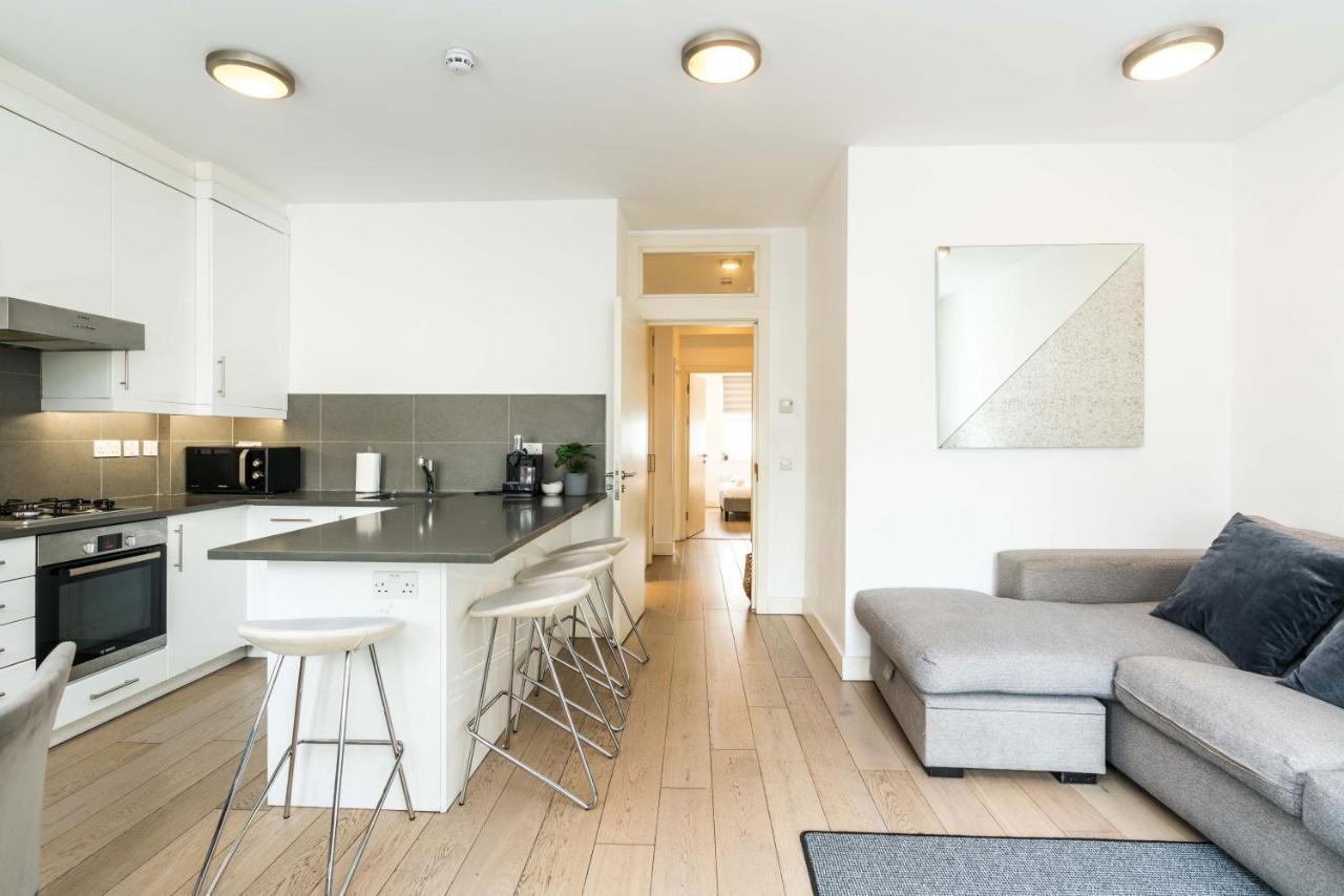 Spacious 2 Bedroom / Earls Court / Kensington London Bagian luar foto