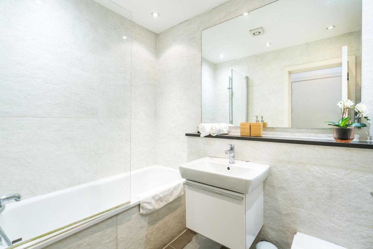 Spacious 2 Bedroom / Earls Court / Kensington London Bagian luar foto